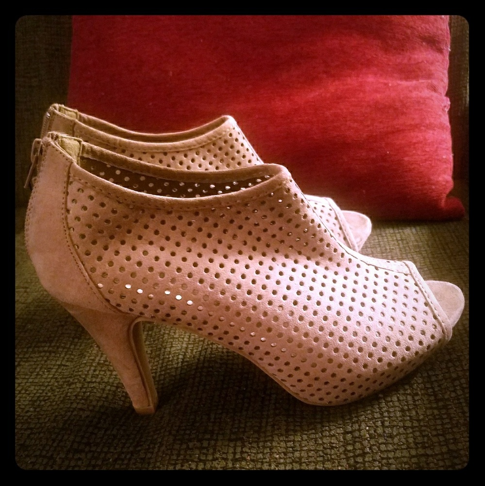 Madden girl cream heels